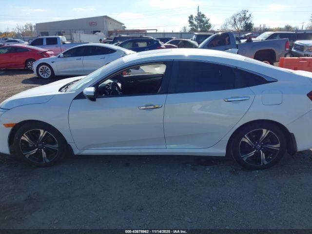 Honda Civic Touring Image 9