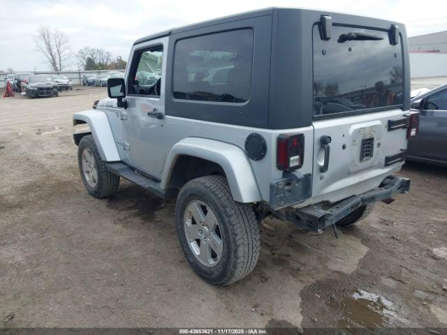 Jeep Wrangler Sahara Image 12