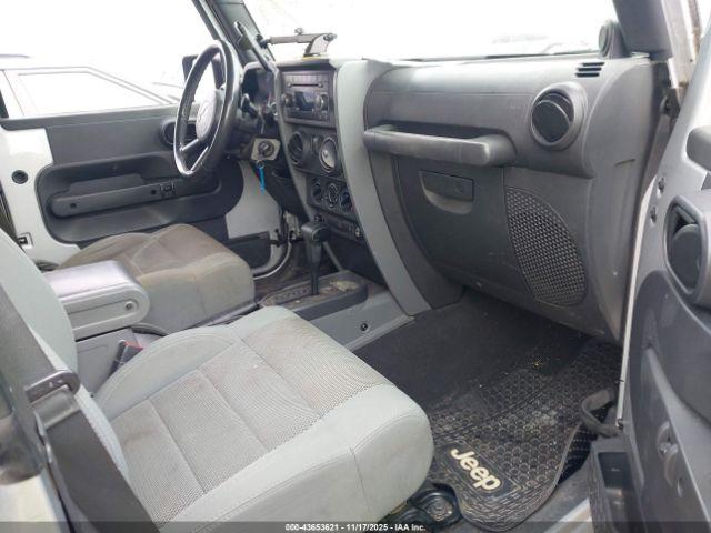 Jeep Wrangler Sahara Image 13