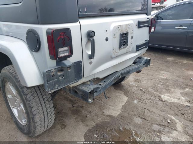 Jeep Wrangler Sahara Image 16