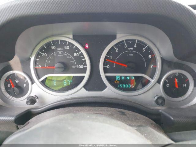 Jeep Wrangler Sahara Image 17