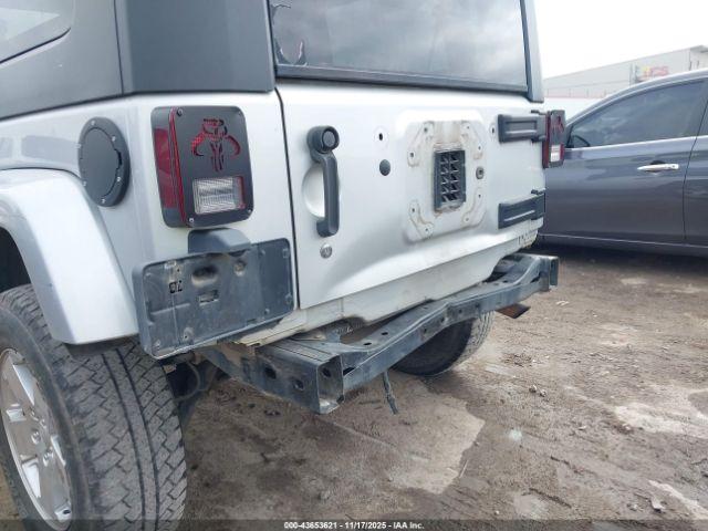 Jeep Wrangler Sahara Image 5