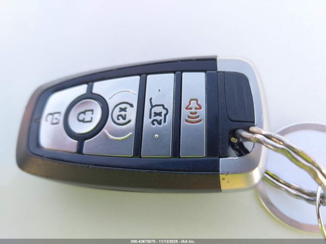 Ford Expedition Xlt Image 2