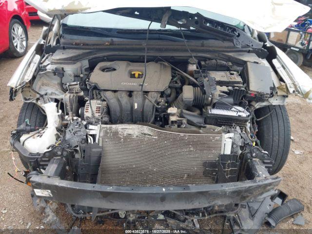 Hyundai ELANTRA Se Image 13