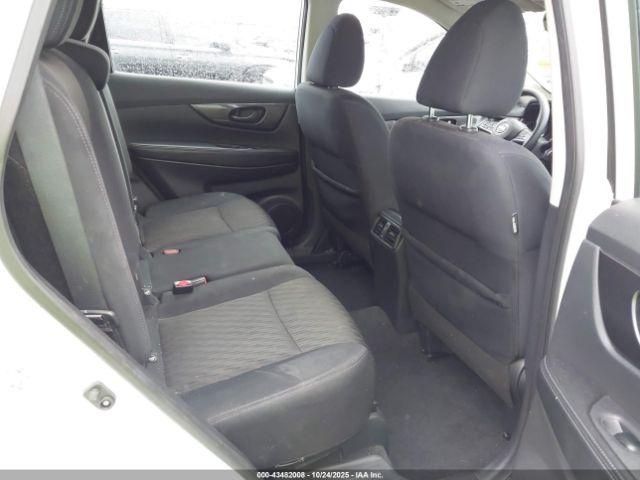 Nissan Rogue S Image 5