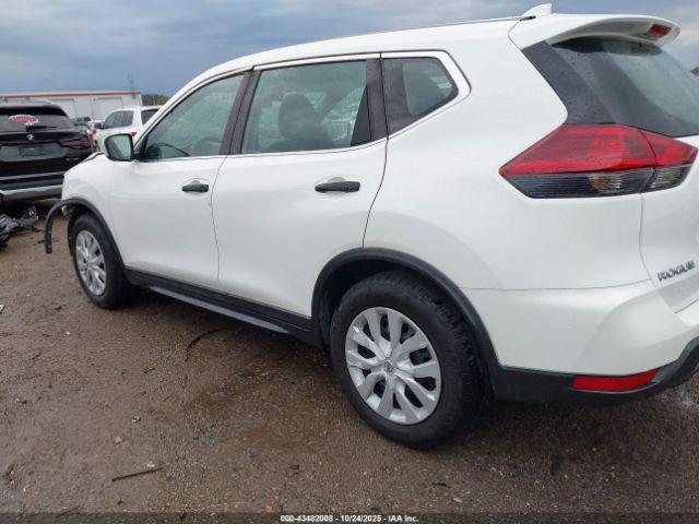 Nissan Rogue S Image 9