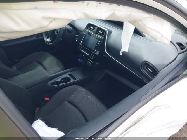 Toyota Prius Le Image 5