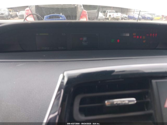 Toyota Prius Le Image 9