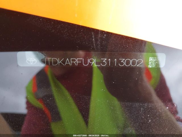 Toyota Prius Le Image 8