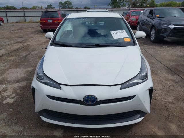 Toyota Prius Le Image 12