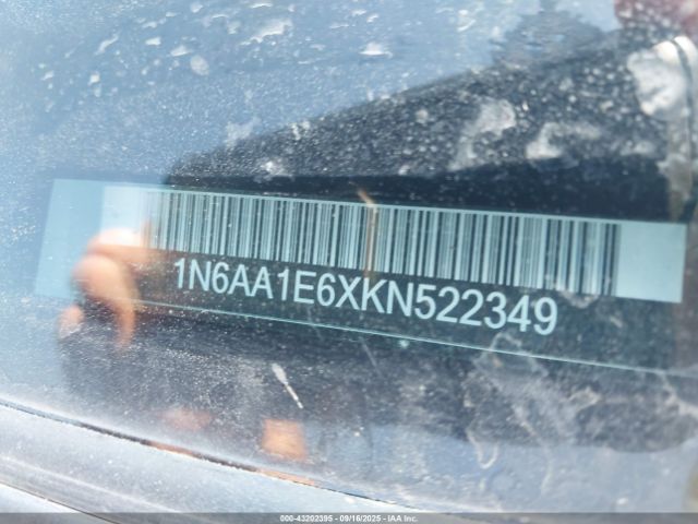 Nissan Titan Sv Image 11