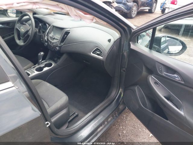 Chevrolet Cruze Lt Auto Image 3