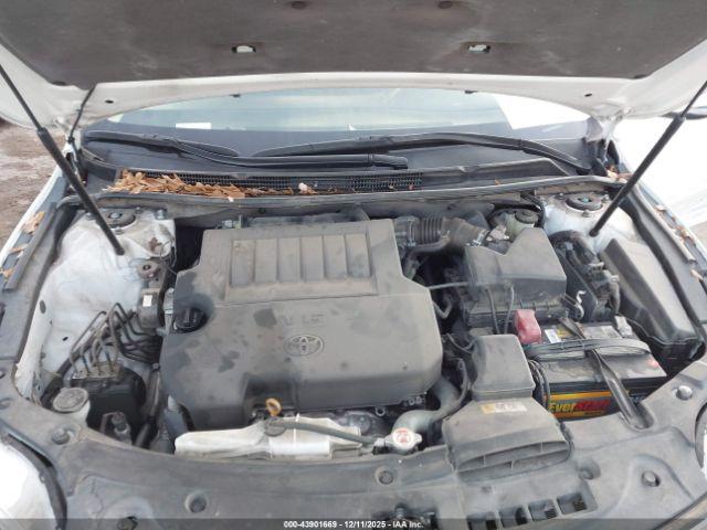 Toyota Avalon Xle Image 2