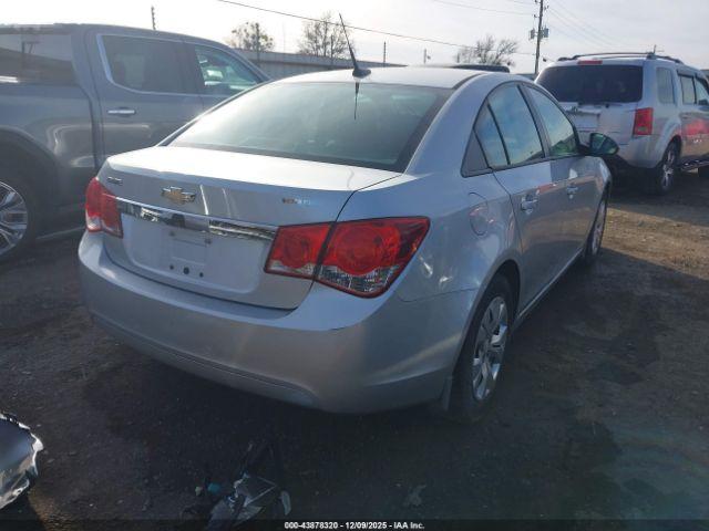 Chevrolet Cruze Ls Auto Image 8