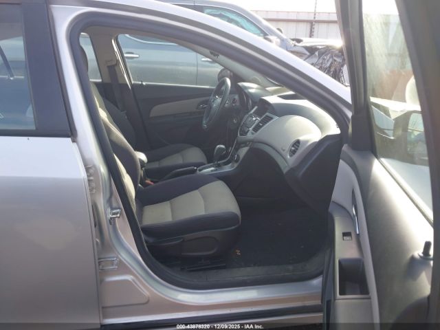 Chevrolet Cruze Ls Auto Image 18