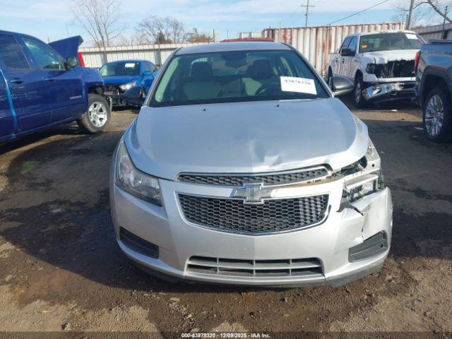 Chevrolet Cruze Ls Auto Image 5