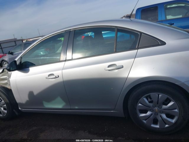 Chevrolet Cruze Ls Auto Image 7