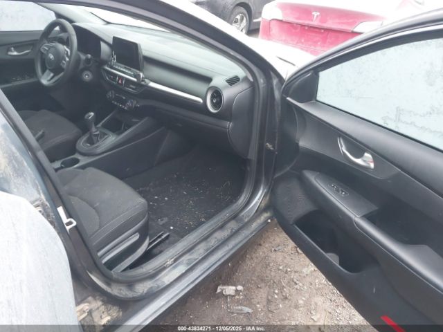 Kia Forte Fe Image 5