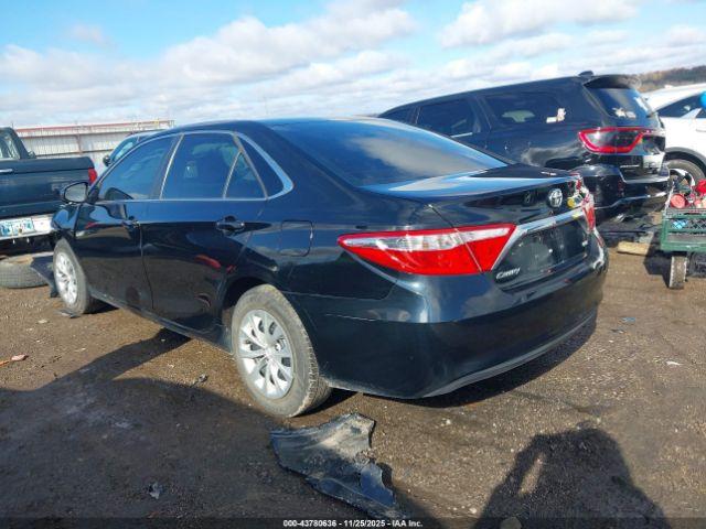 Toyota Camry Le Image 3