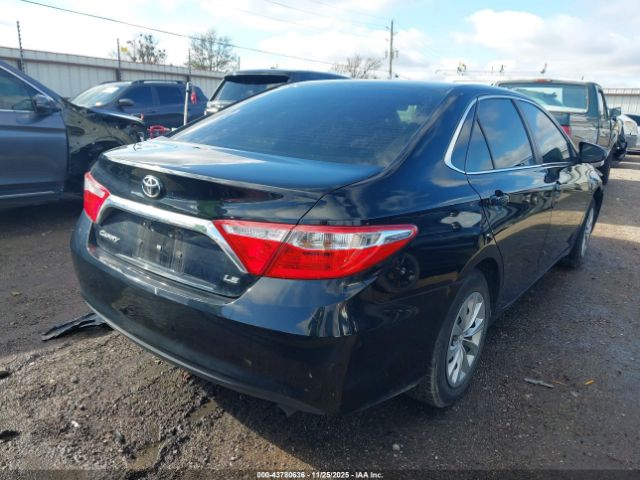 Toyota Camry Le Image 2