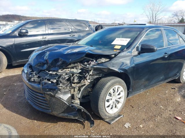 Toyota Camry Le Image 4