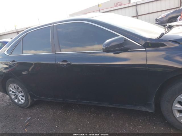 Toyota Camry Le Image 13