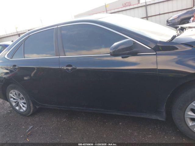 Toyota Camry Le Image 13