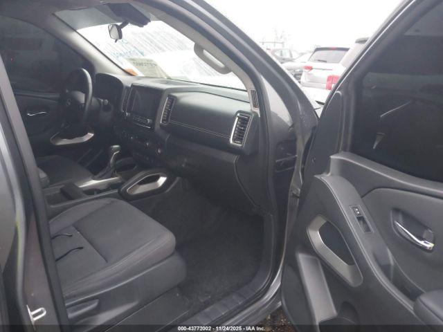 Nissan Frontier Sv 4x4 Image 6