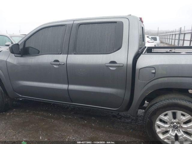 Nissan Frontier Sv 4x4 Image 11