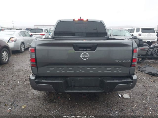 Nissan Frontier Sv 4x4 Image 16