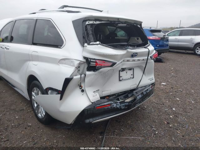 Toyota Sienna Platinum Image 3