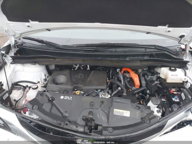 Toyota Sienna Platinum Image 13