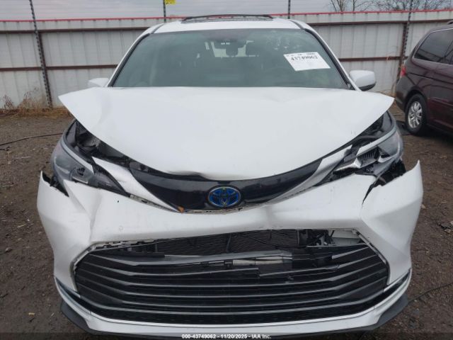 Toyota Sienna Platinum Image 10