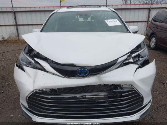 Toyota Sienna Platinum Image 10