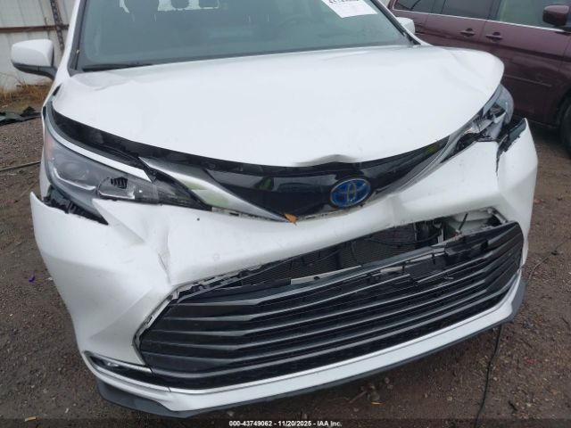 Toyota Sienna Platinum Image 16