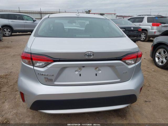 Toyota Corolla Le Image 3