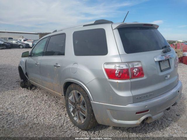 GMC Acadia Denali Image 3