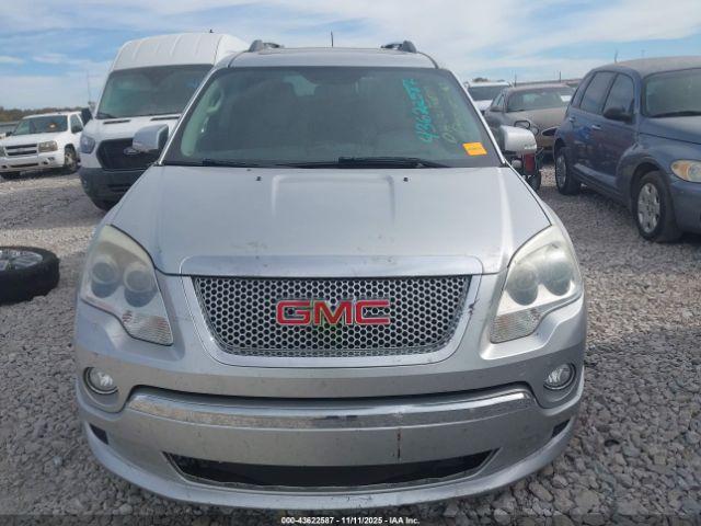 GMC Acadia Denali Image 12