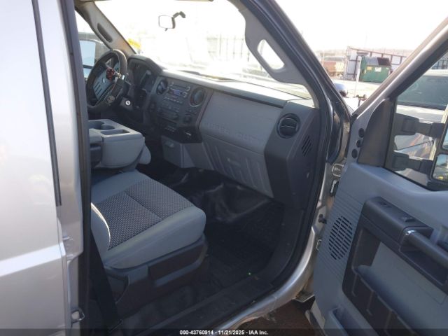 Ford F-250 Xl Image 4