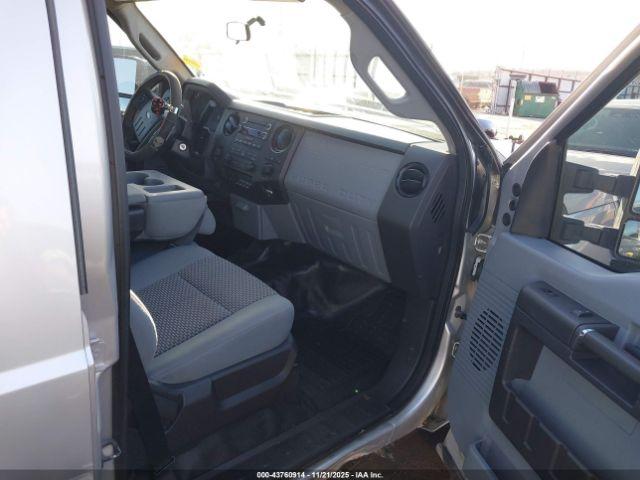 Ford F-250 Xl Image 4