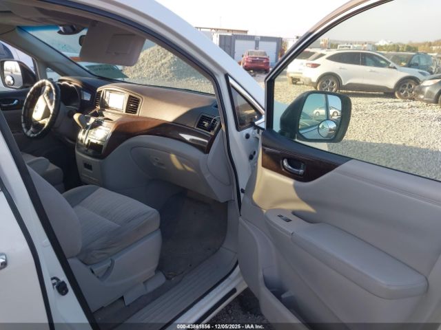 Nissan Quest Image 6