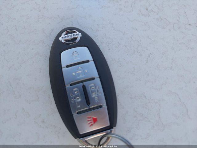 Nissan Quest Image 8