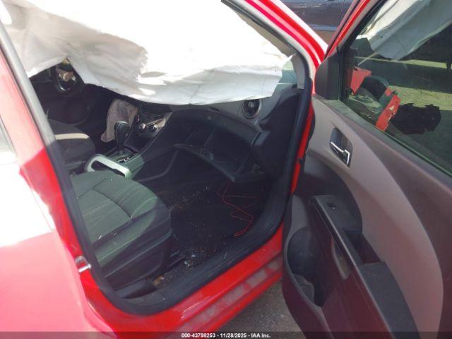 Chevrolet Sonic Lt Auto Image 6