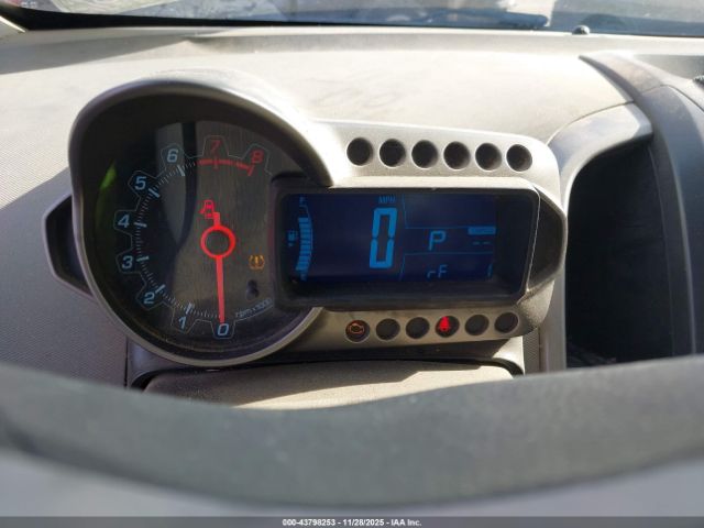 Chevrolet Sonic Lt Auto Image 15