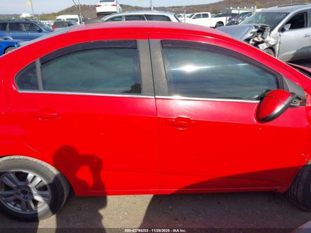 Chevrolet Sonic Lt Auto Image 16