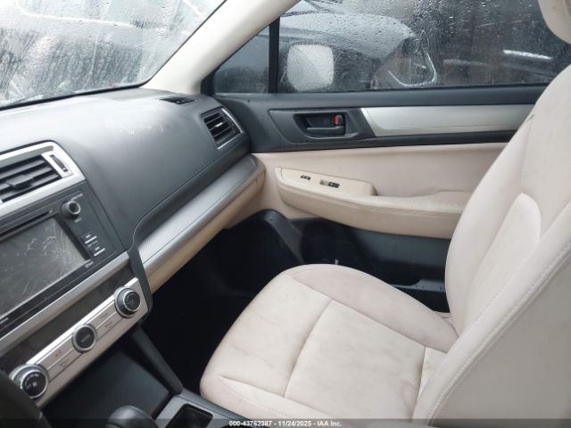 Subaru Legacy 2.5i Image 5