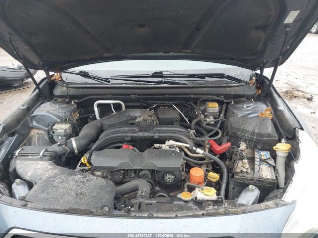 Subaru Legacy 2.5i Image 10