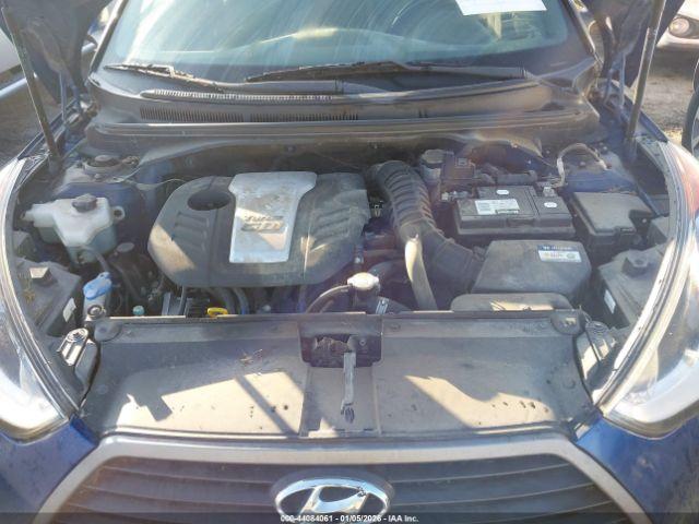 Hyundai VELOSTER Turbo Image 17