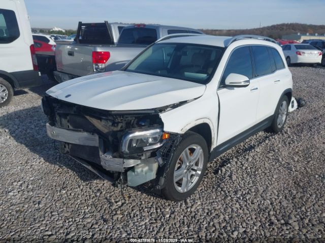 Mercedes-Benz GLB Image 2