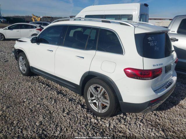 Mercedes-Benz GLB Image 3